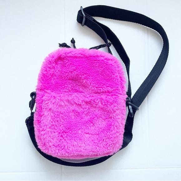 Opening Ceremony Faux Fur Mini Crossbody Hot Pink Bag - Picture 6 of 6